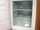 Jak skutecznie umyć zamrażarkę? Poradnik krok po kroku + triki!