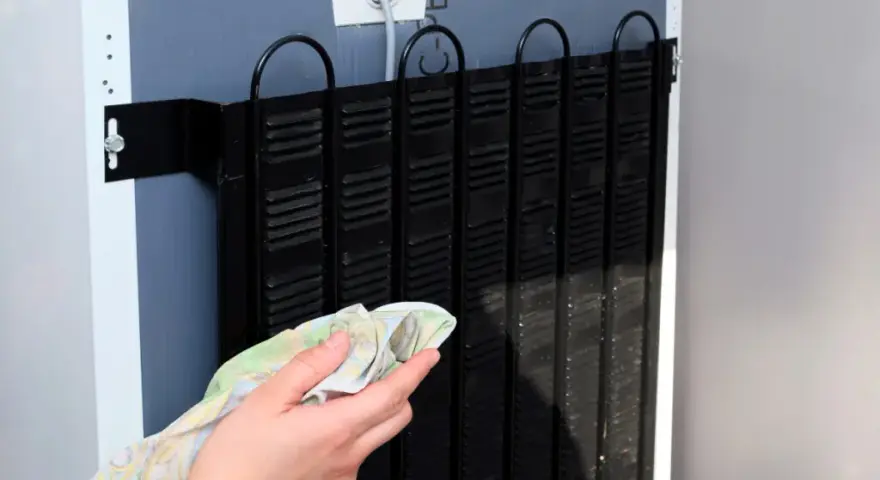 Jak wyczyścić skraplacz w lodówce Beko? Proste kroki do oszczędności