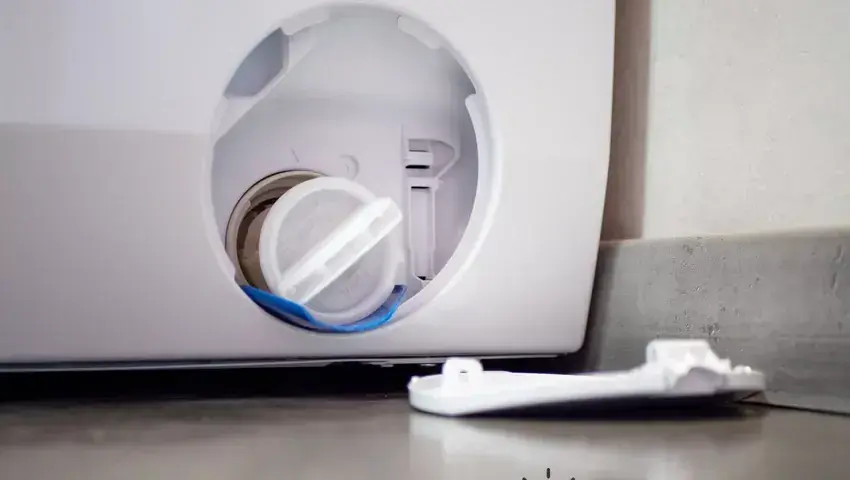 Jak wyczyścić filtr w pralce? Zrób to sam i oszczędź na serwisie